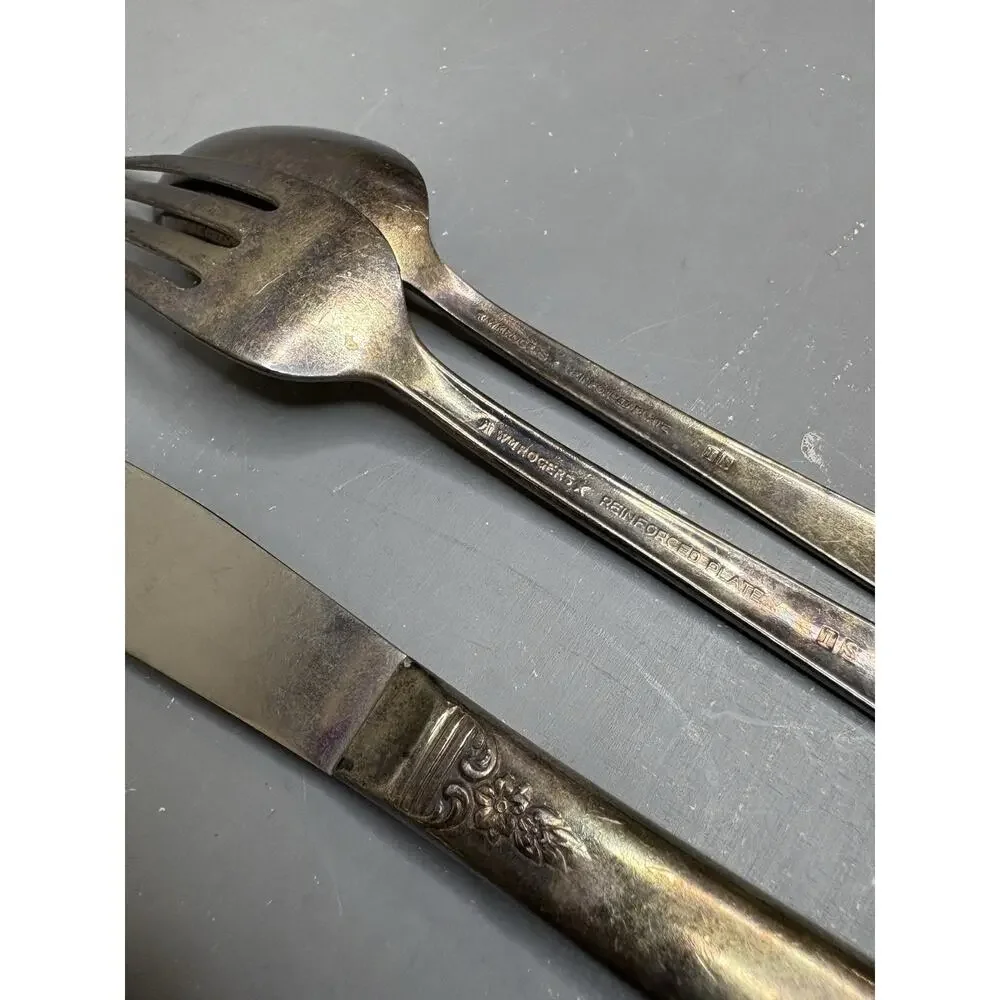 Vintage Wm Rogers Floral Silverplate Flatware Set of 3 Knife Fork Spoon IS